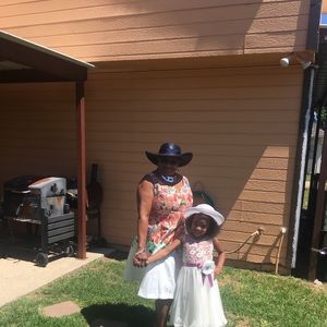 Meet your Posher, Ora